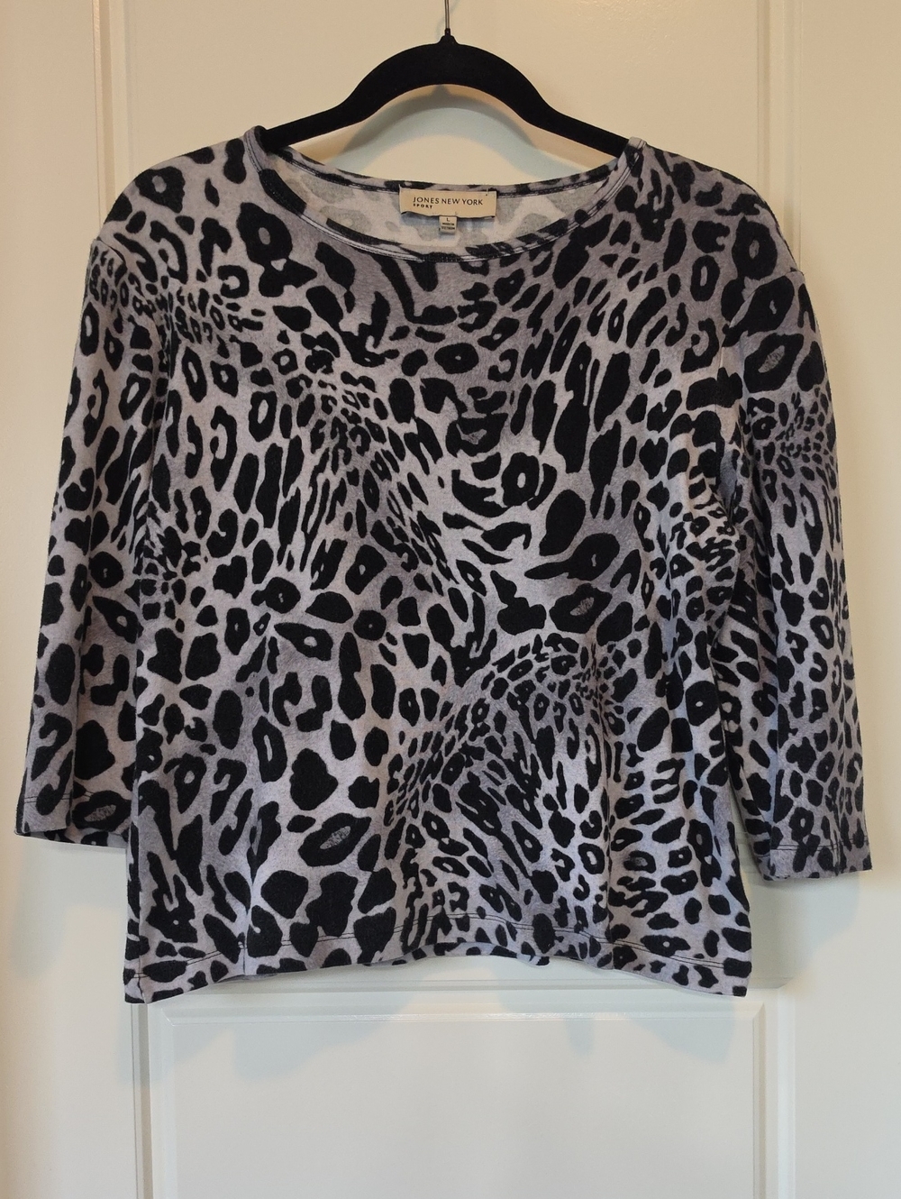 Jones New York Black & Gray Animal-Print Long Sleeve Top - Large (Petite)